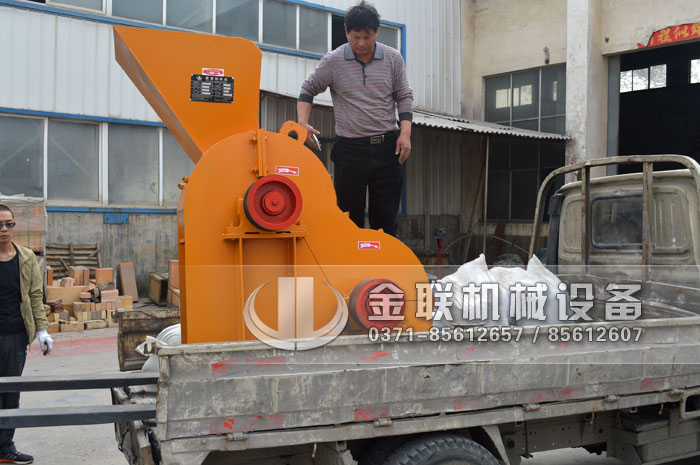 46小型双级粉碎机发货图片_发往山西朔州_粉碎煤矸石4