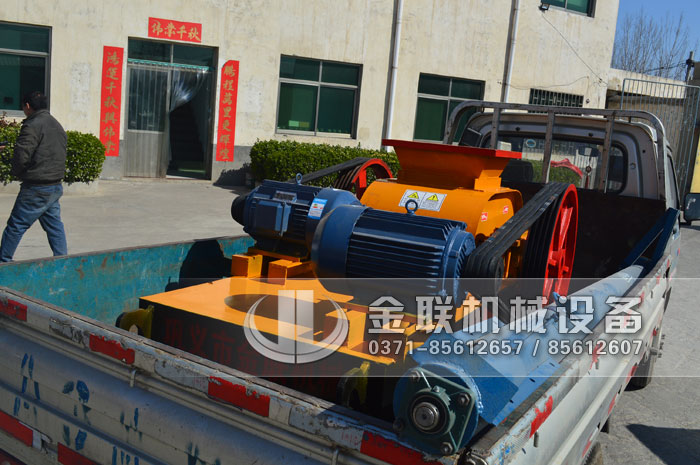 2pgc小型双齿辊破碎机发货图片_发往四川攀枝花_粉碎焦炭3
