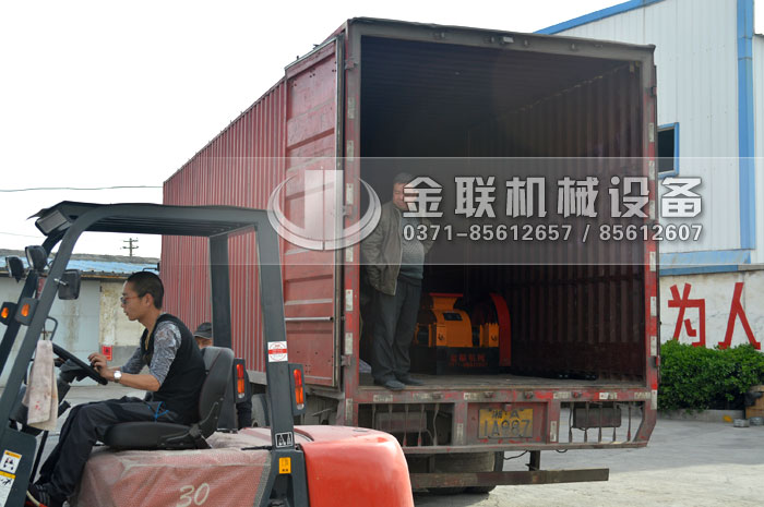 2PG小型对辊破碎机发货现场图片_发往江西抚州_破碎玻璃6