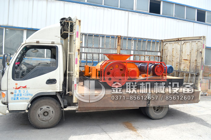 610X400对辊破碎机发货图片_发往甘肃兰州_破碎金矿石5