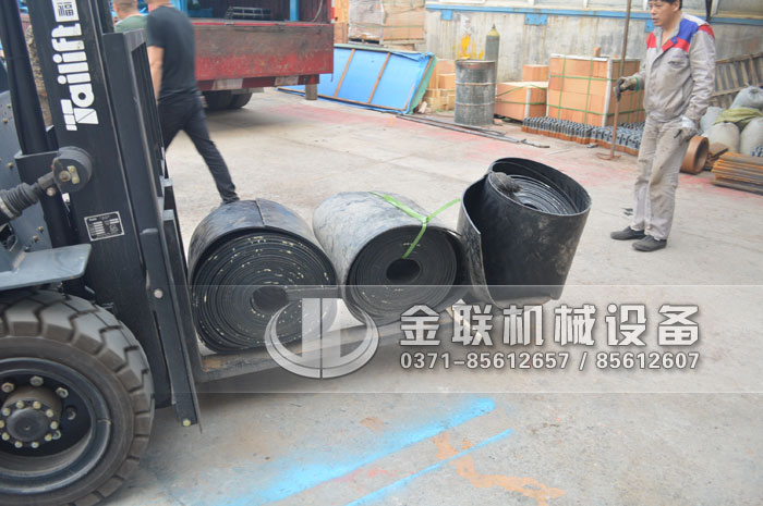 SCF88双级破碎机,筛分机生产线发货图片_发往甘肃武威_破碎红土7