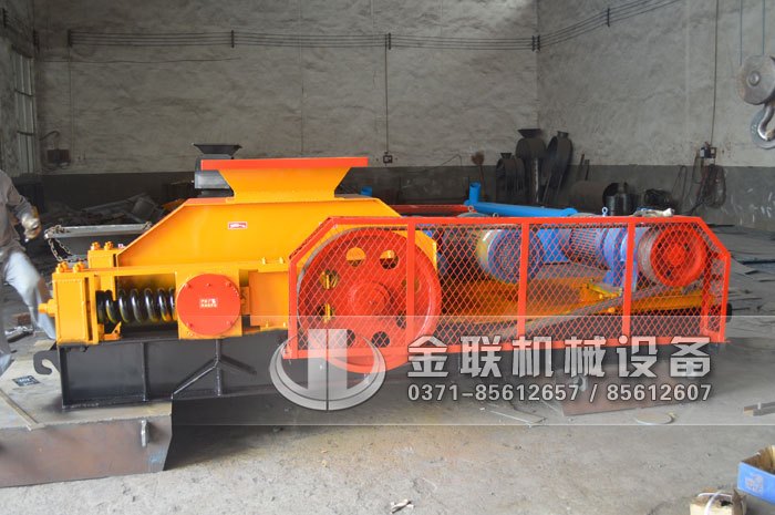 2PG800X600对辊破碎机发货图片_发往重庆_鹅卵石制砂2