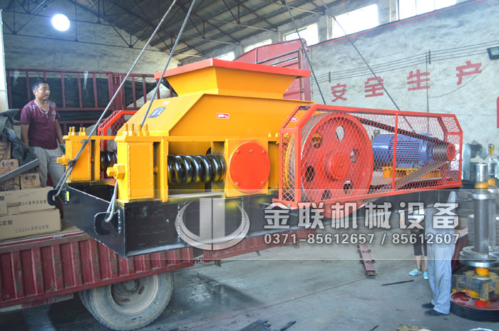 2PGC600X750双齿辊破碎机发货图片_发往湖南娄底_破碎煤块3