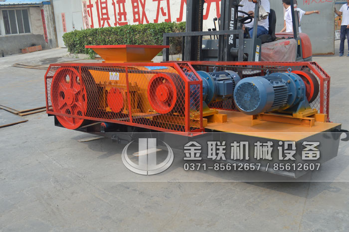 2PG610X400对辊破碎机发货图片_发往湖北十堰_破碎鹅卵石5