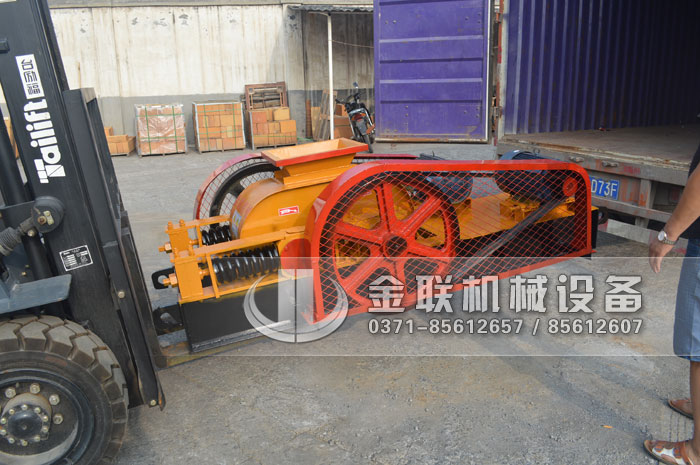 2pg400X250小型对辊破碎机发货图片_发往湖南长沙_破碎石英沙6