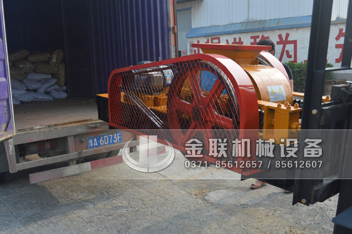 2pg400X250小型对辊破碎机发货图片_发往湖南长沙_破碎石英沙7