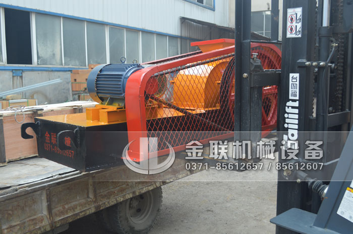 2pg400X250小型对辊破碎机发货图片_发往江苏连云港_破水渣5