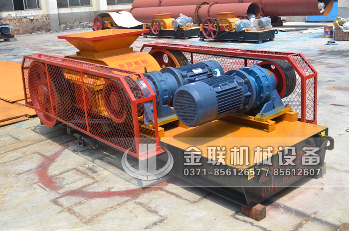 2PG610X400对辊破碎机发货图片_发往福建龙岩_鹅卵石制沙1