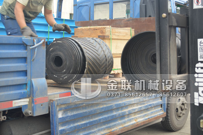 小型双级粉碎机生产线发货图片_发往山东烟台_粉碎青石7