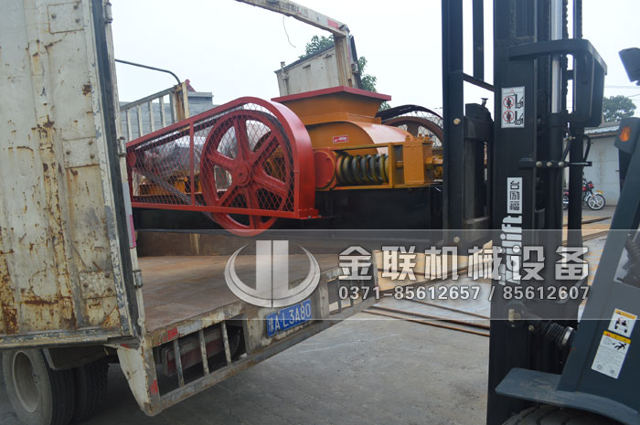 2PG400X400小型对辊破碎机发货图片_发往山东鄹平_破碎焦炭5