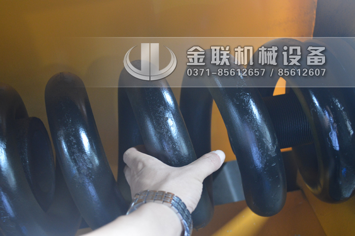 2PG1508大型对辊破碎机发货图片_发往广东清远_破碎石英砂3