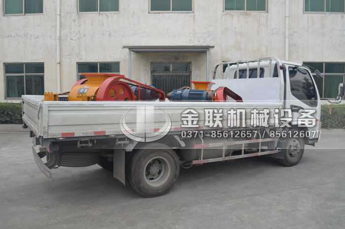 小型对辊机和双齿辊发货图片_发往河南登封_破碎保温陶瓷9
