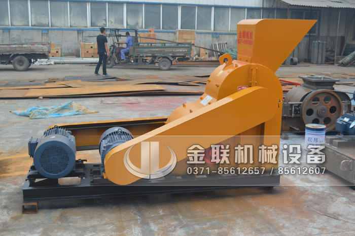 小型双级粉碎机发货图片_发往山东烟台_破碎粉煤灰2