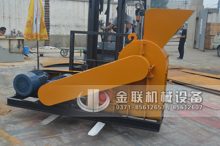 小型双级粉碎机发货图片_发往山东烟台_破碎粉煤灰4