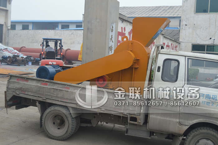 小型双级粉碎机发货图片_发往山东烟台_破碎粉煤灰9