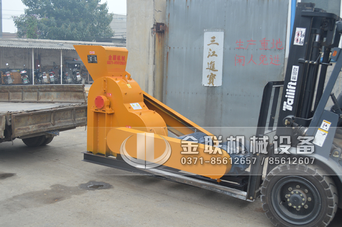 小型双级粉碎机发货图片_发往山东烟台_破碎粉煤灰7