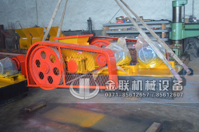 2PCG小型双齿辊破碎机发货图片_发往乌鲁木齐_破碎玻璃2