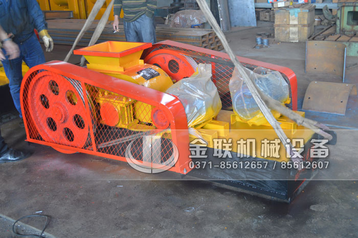 2PCG小型双齿辊破碎机发货图片_发往乌鲁木齐_破碎玻璃1