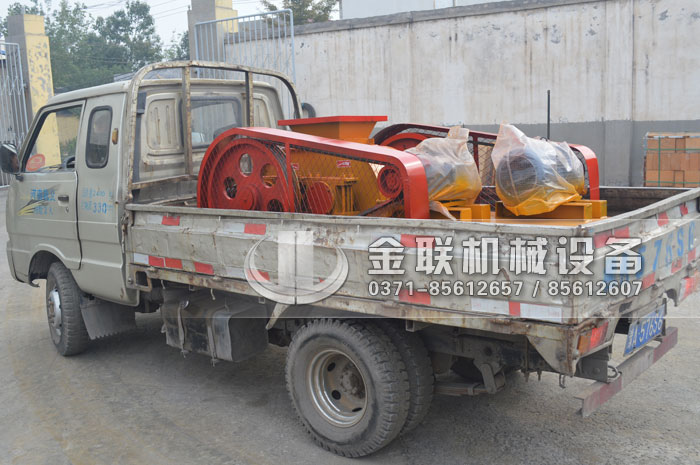2PCG小型双齿辊破碎机发货图片_发往乌鲁木齐_破碎玻璃7