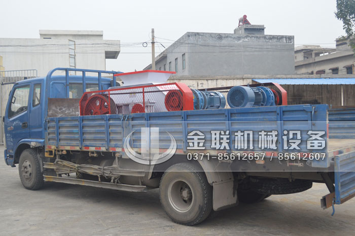 2PG800x600对辊破碎机发货图片_发往贵州贵阳_破碎鹅卵石8
