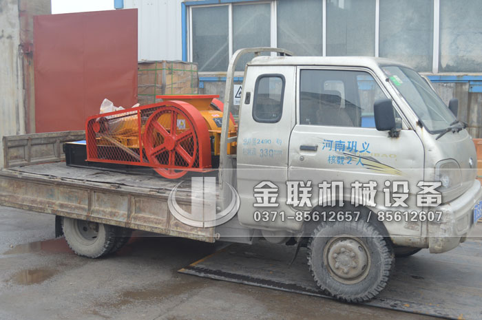 2PG400X250小型对辊破碎机发货图片_发往福建泉州_破碎石英砂66