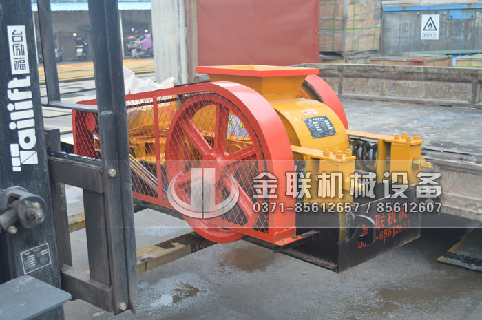 2PG400X250小型对辊破碎机发货图片_发往福建泉州_破碎石英砂44