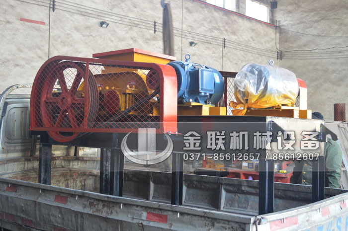 2PGC0404小型双齿辊破碎机发货图片_发往山西阳泉_破碎煤炭1