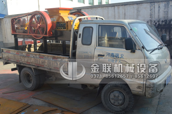 2PGC0404小型双齿辊破碎机发货图片_发往山西阳泉_破碎煤炭6
