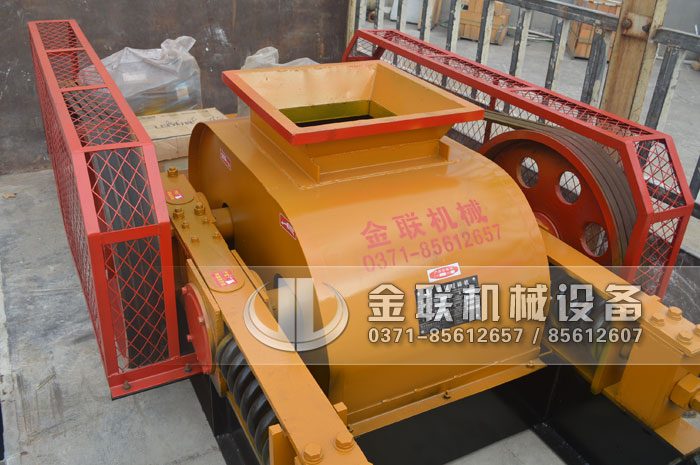 2PGC小型双齿辊破碎机发货图片_发往湖南娄底_破碎冰块5