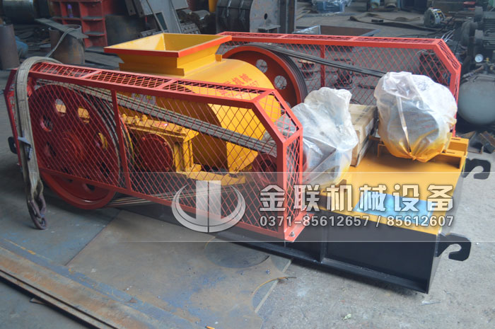 2PGC小型双齿辊破碎机发货图片_发往湖南娄底_破碎冰块1