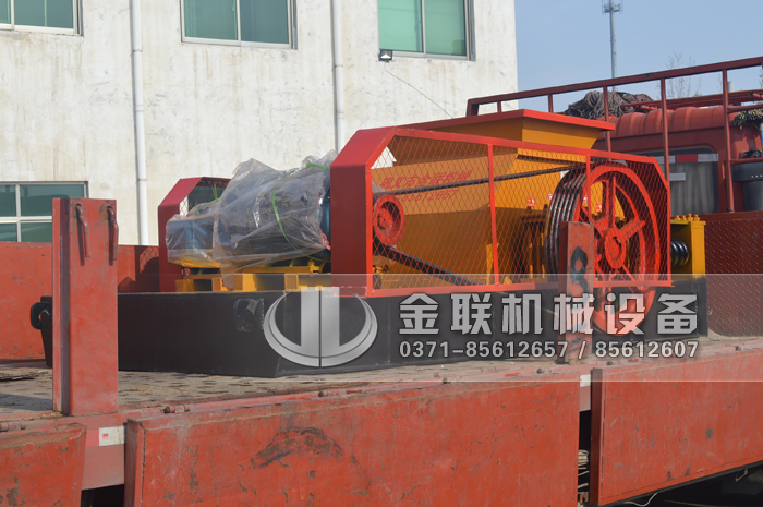2PGC0809大型双齿辊破碎机发货图片_发往山东济宁_破碎石头7