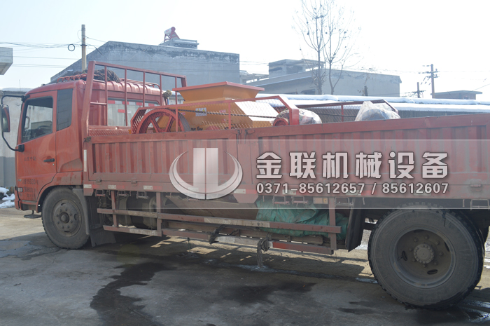 2PGC0809大型双齿辊破碎机发货图片_发往山东济宁_破碎石头8