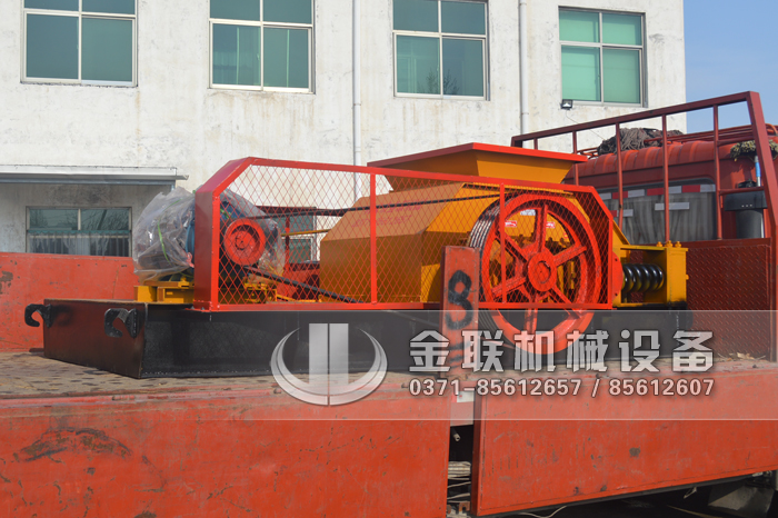 2PGC0809大型双齿辊破碎机发货图片_发往山东济宁_破碎石头6