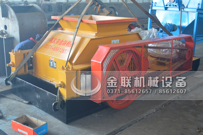 2PGC0809大型双齿辊破碎机发货图片_发往山东济宁_破碎石头1