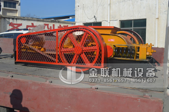 2PGC400X400双齿辊破碎机发货图片_发往广西百色_破碎锰矿5