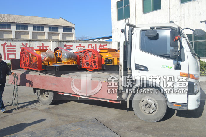 2PGC400X400双齿辊破碎机发货图片_发往广西百色_破碎锰矿9