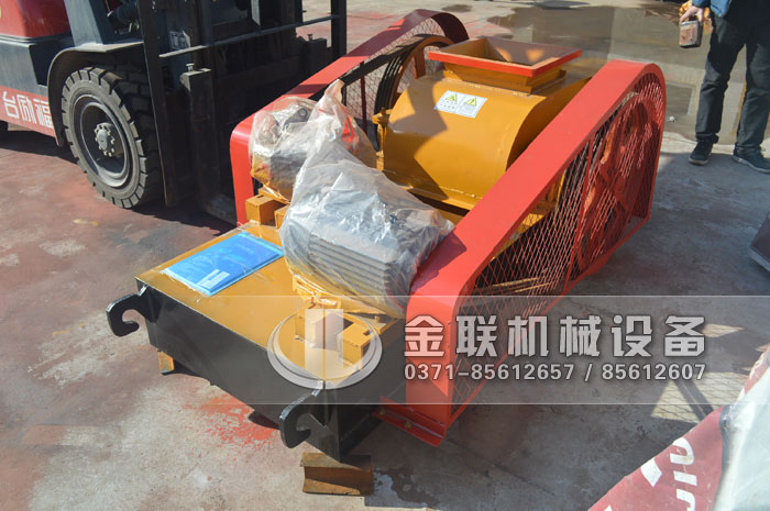 2PGC400X400双齿辊破碎机发货图片_发往广西百色_破碎锰矿6