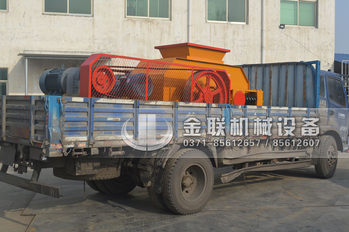 2PG1000X700皮带对辊破碎机发货图片_发往湖北恩施_鹅卵石制砂8