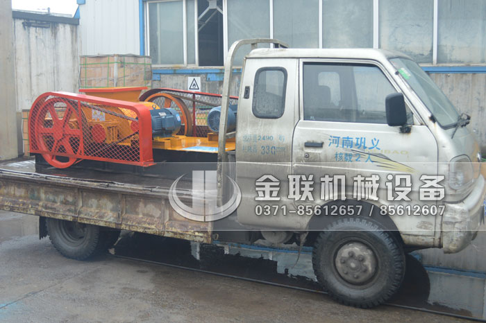 2PG400x400对辊破碎机发货图片_发往福建泉州_破碎瓜子石7