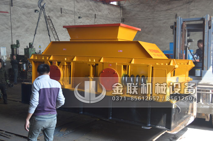2PG1500X800大型对辊破碎机发货图片_发往陕西汉中_破碎石英砂1