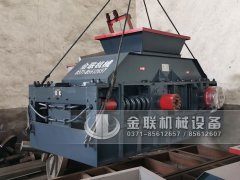 2PG1200x800大型弹簧式对辊破碎机发货 发往湖北武汉